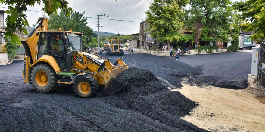 Tarsus Belediyesi 60 günde 21 mahallenin yolunu asfaltladı