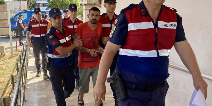 Mersin’deki komşu cinayetinde 3 kardeşe tutuklama