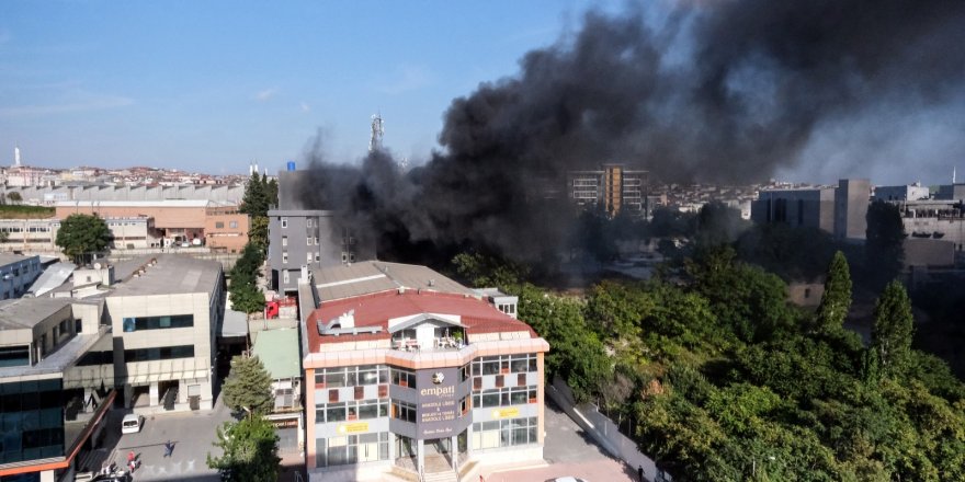 Bahçelievler’de mobilya fabrikasında yangın