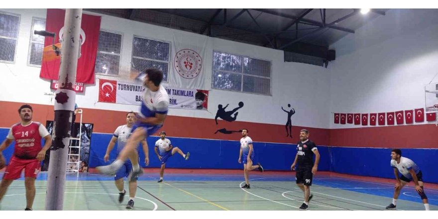 Bozyazı’da Mahalleler Arası Voleybol Turnuvası sona erdi