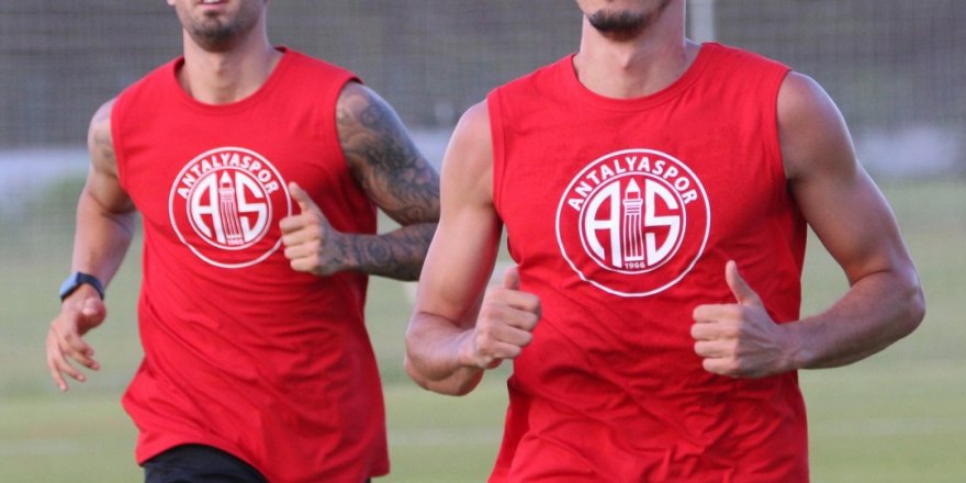 FT Antalyaspor’da Ömer Toprak ilk antrenmanına çıktı