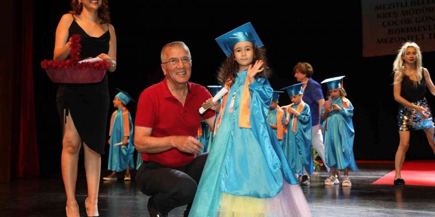 Mezitli Belediyesi Çocuk Gündüz Bakım Evlerinde mezuniyet sevinci