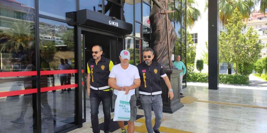 Kasten öldürme suçundan aranan firari Alanya’da yakalandı