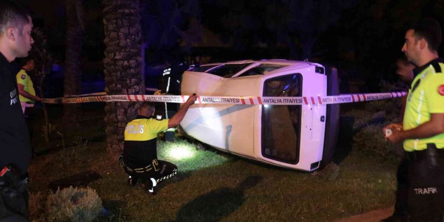 Emniyet kemeri takmayan genç sürücü aracın altında kalarak hayatını kaybetti