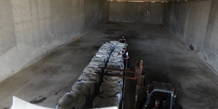 Mersin’de 7 bin 501 ton gümrük kaçağı gübre ele geçirildi