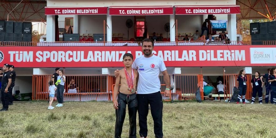 Kaş Belediye Sporun minik  güreşçisi Kırkpınar’da üçüncü oldu