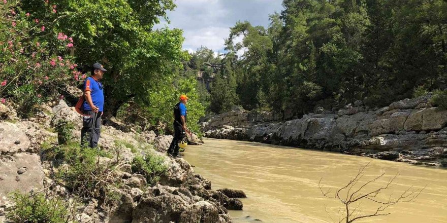 Köprülü Kanyona giren Asyalı genç 27 gündür bulunamadı