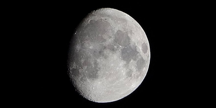 Geceyi aydınlatan şişkin ay görsel şölen sundu