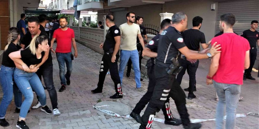 Yeğenlerini ve kardeşini rehin aldı, linç edilmekten polis kurtardı