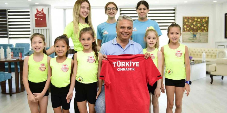 Türkiye 2’ncisi minikler gururlandırdı