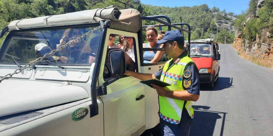 Safari araçları denetlendi