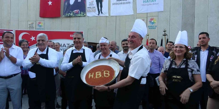 Hatay’da 83 metre uzunluğundaki künefe dakikalar içerisinde tükendi