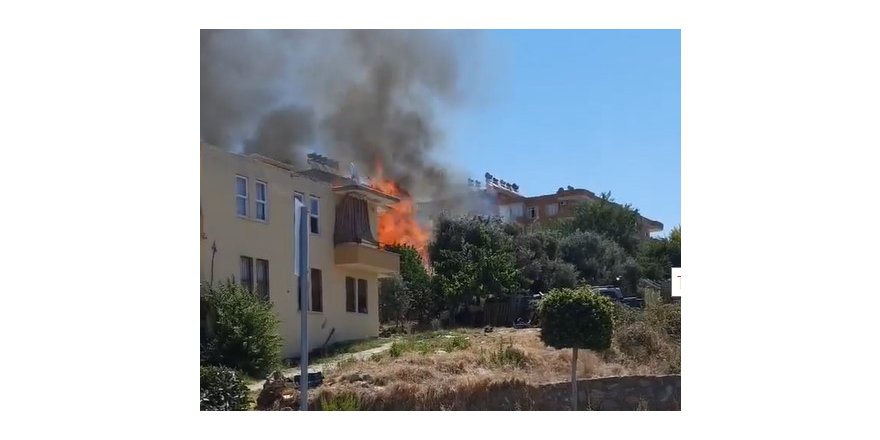 Bahçede başlayan yangın evlere sıçramadan söndürüldü