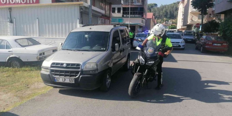 Dur ihtarına uymayan alkollü sürücü adayı “Şahin” ekibinden kurtulamadı