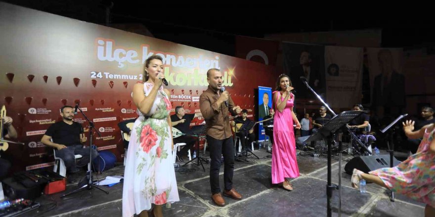 Antalya’da yaz konserleri sürüyor