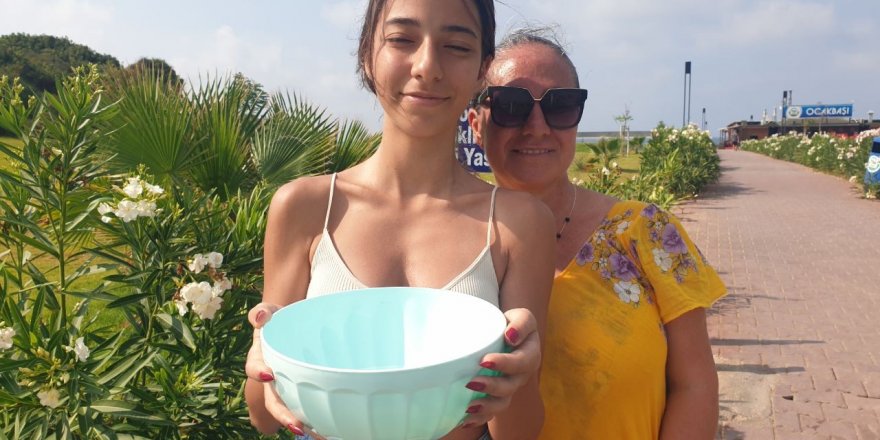 Yolunu kaybeden yavru carettayı denizle buluşturdular