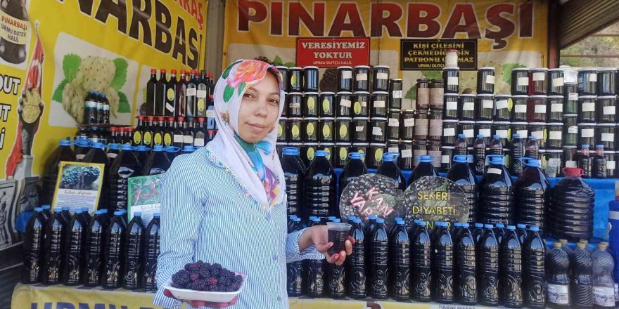 Kahramanmaraşlılar Yazın Urmu Dutu Suyu İle Serinliyor