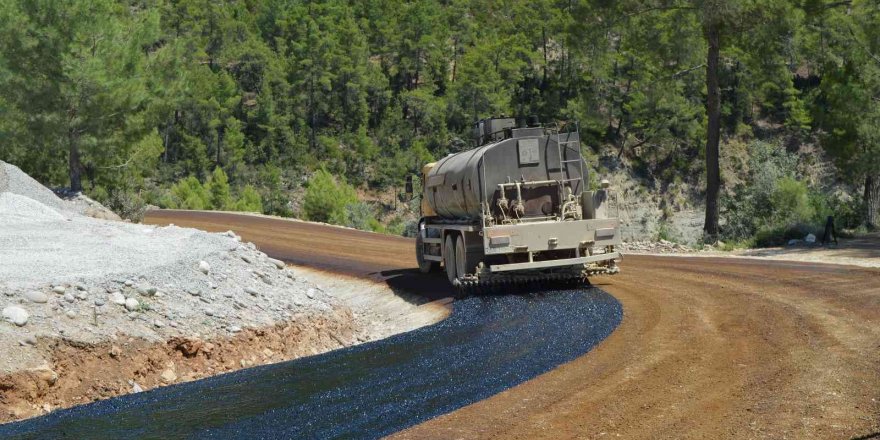 Karabucak yolu asfaltlanıyor