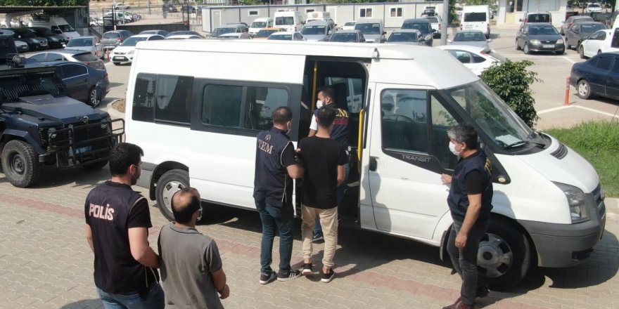 Mersin’de "Temizleme 2" operasyonunda gözaltına alınanlar adliyeye sevk edildi