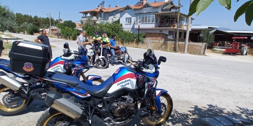 Burdur’da jandarma ekiplerinden trafik denetimi