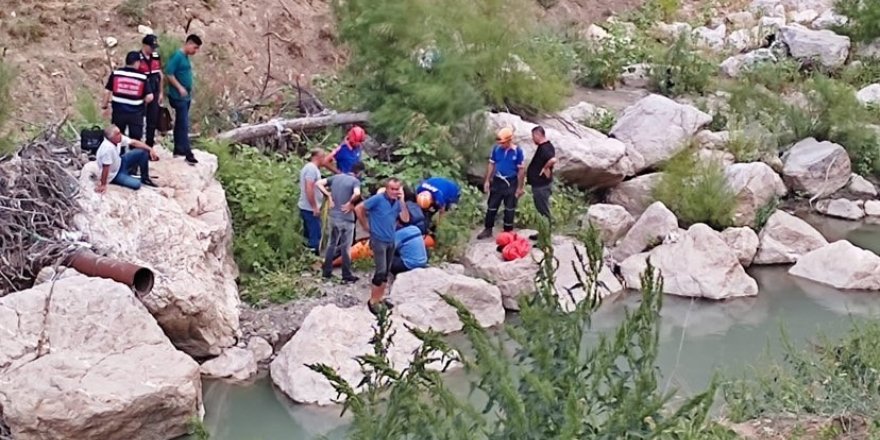 HSK Şube Müdürü balık avlarken çaya düşüp boğuldu