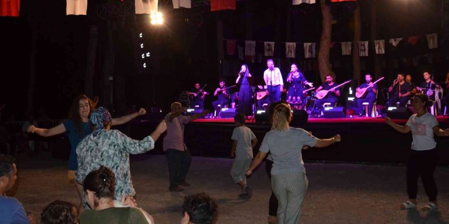 Tarsus’ta Türk Halk Müziği konseri