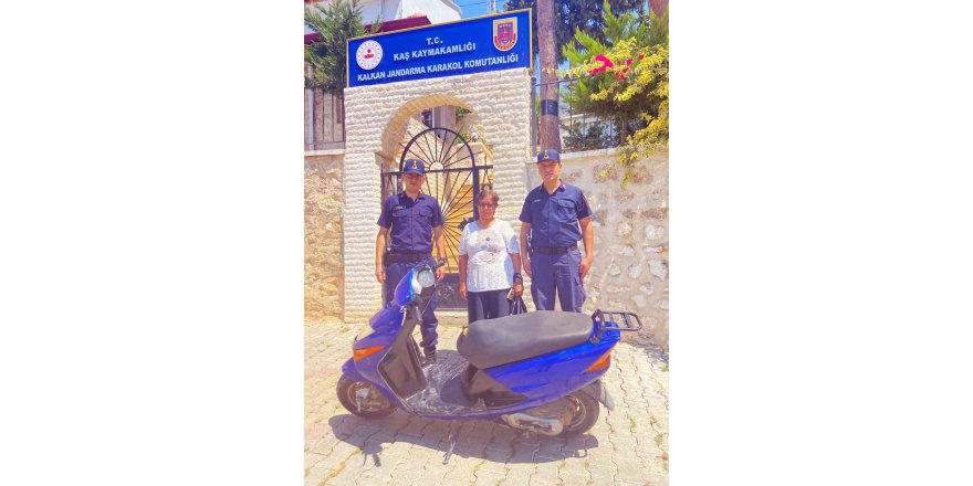 Çalınan motosiklet jandarmanın dikkatiyle bulundu