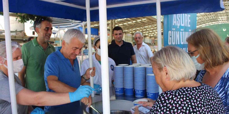 Büyükşehirden Finike, Kaş, Gazipaşa ve Kemer’de aşure dağıtımı