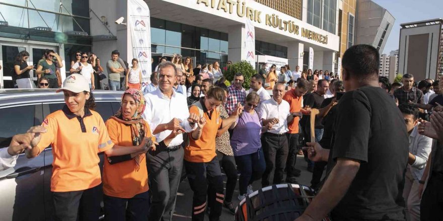 Mersin Büyükşehir Belediyesinde toplu sözleşme sevinci