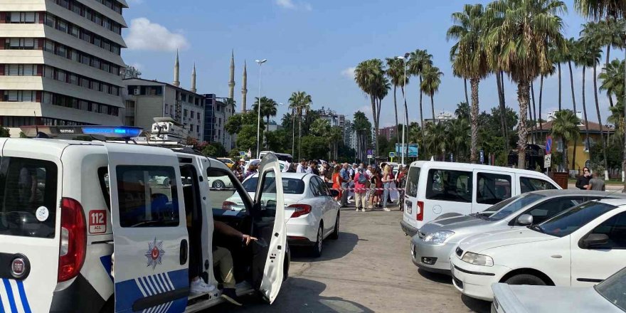 İzinsiz miting yapılıyor zanneden polisten film setine baskın