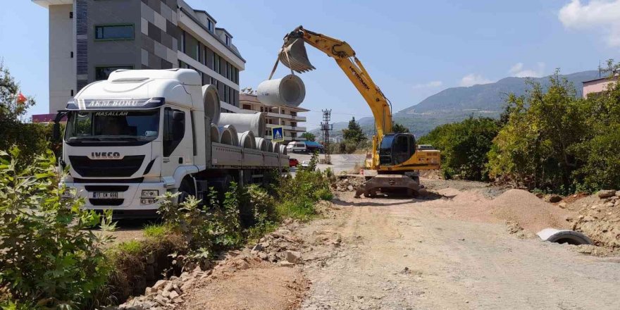 Alanya Belediyesi alt yapı çalışmalarını sürdürüyor