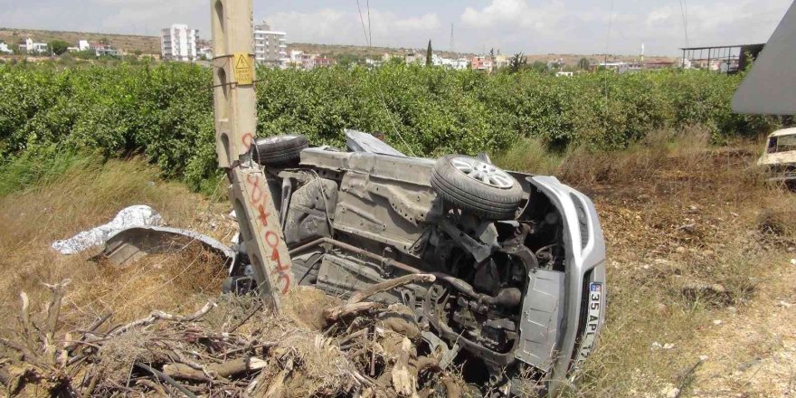 Takla atan otomobil elektrik direğine çarptı: 6 yaralı