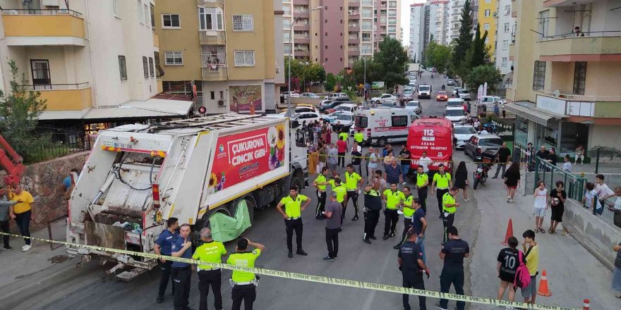 Adana’da çöp kamyonunun altında kalan çocuk öldü