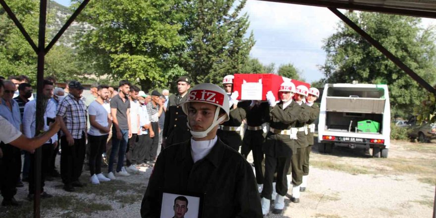 Balık tutmak için gittiği barajda boğulan uzman çavuş toprağa verildi