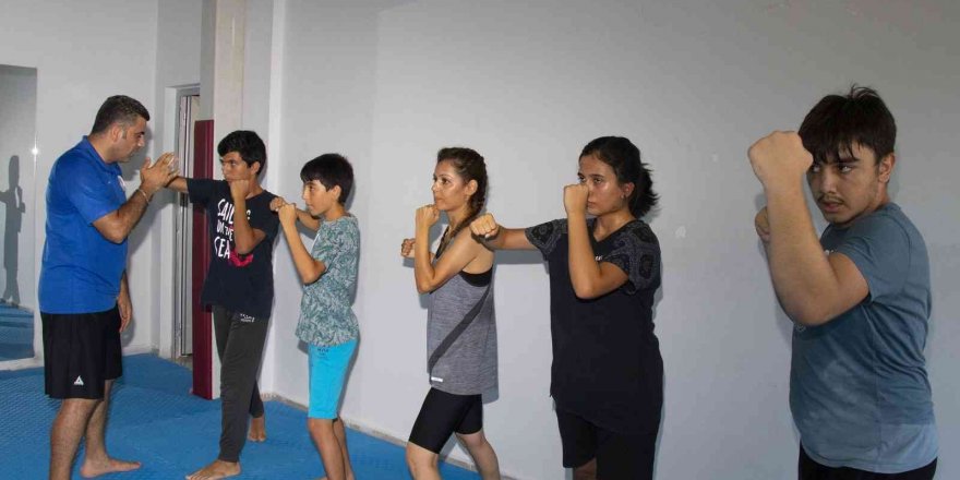 Mersin’de Kick Boks Kursu devam ediyor