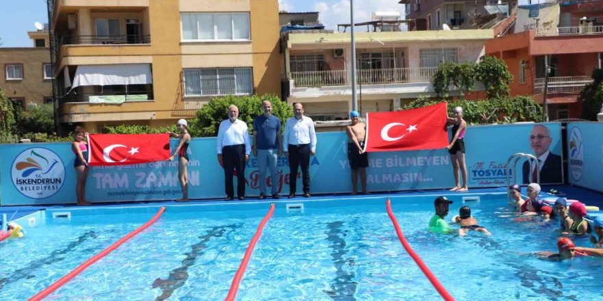 İskenderun’da portatif yüzme havuzlarının açılışı yapıldı