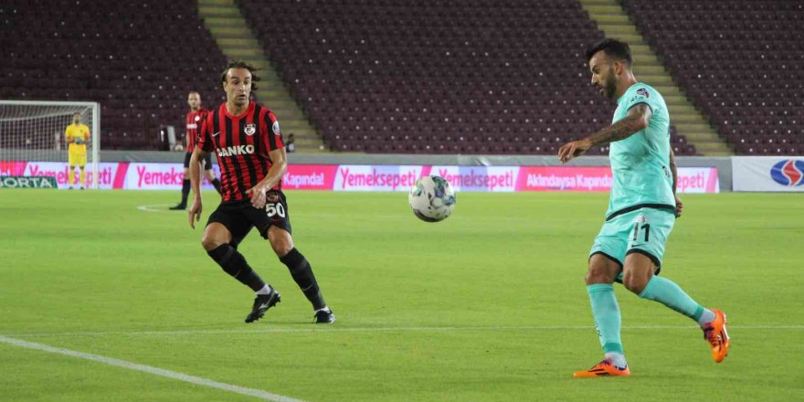 Spor Toto Süper Lig: Gaziantep FK: 1 - Antalyaspor: 2 (İlk yarı)