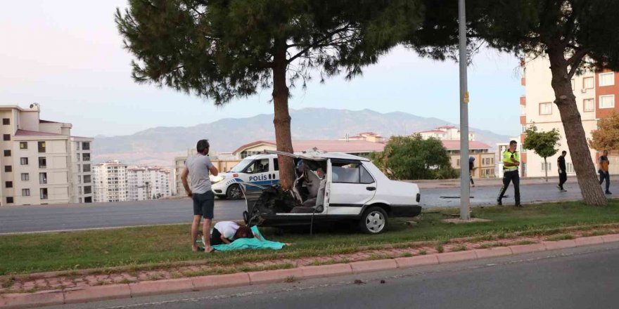 Bir aylık çifti trafik kazası ayırdı