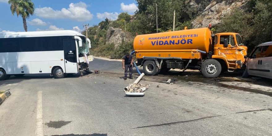 Manavgat’ta zincirleme trafik kazası: 1 yaralı