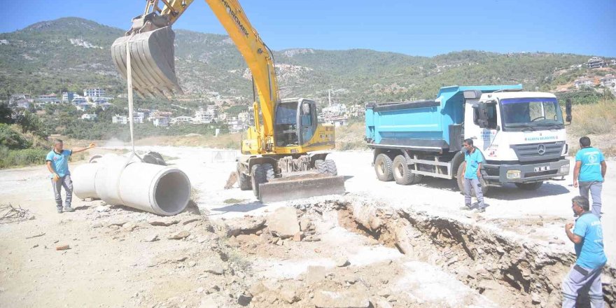 Alanya Belediyesi kış ayları için alt yapı çalışmalarına devam ediyor