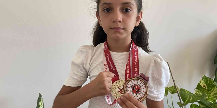 Muaythai miniklerde Antalya şampiyonu olan Rümeysa’dan büyük hedef