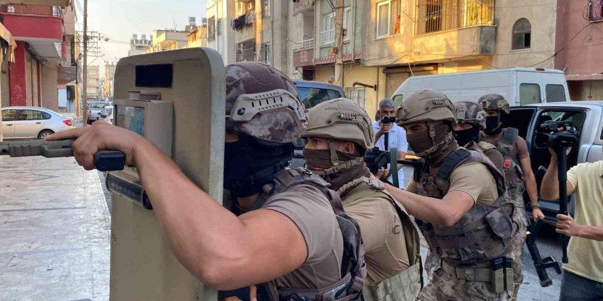Mersin’de belediye çalışanlarına PKK operasyonu
