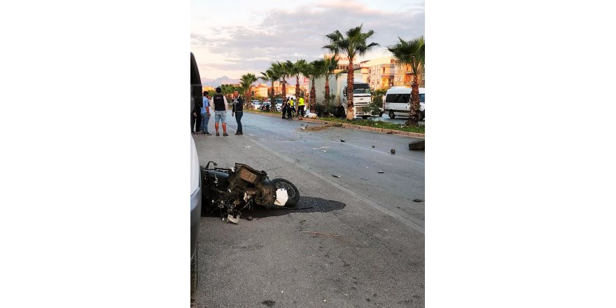 Kamyonetin çarptığı motosiklet sürücüsü kurtarılamadı