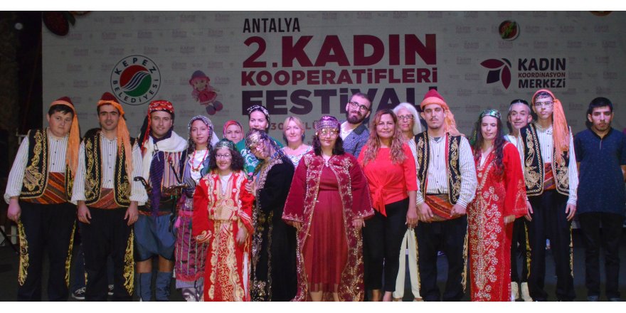 Festivale 'kına gecesi'yle veda