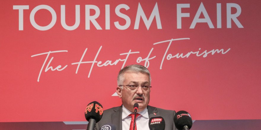Vali Yazıcı: Dün itibariyle uçakla 12 milyon 545 bin turist Antalya'ya geldi