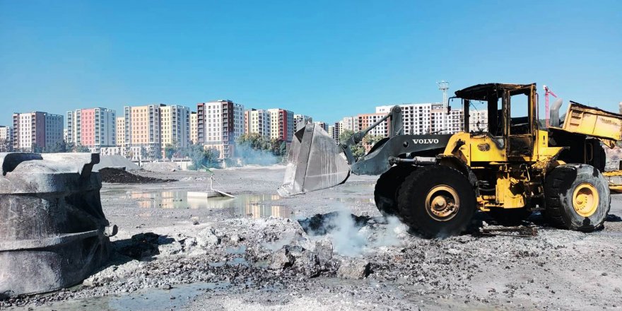 Fabrikada patlamayla birlikte yangın çıktı; operatör yaralı