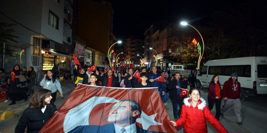 Sandıklı'da fener alayı
