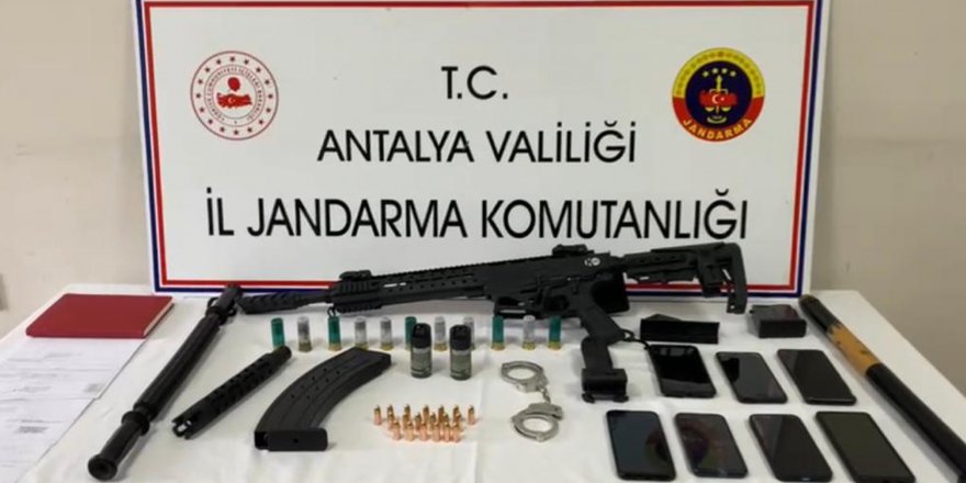 Sahte belgelerle otel işgal eden suç örgütüne operasyon; 6 gözaltı