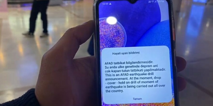 Bodrum'da 'Çök, Kapan, Tutun' hareketiyle deprem tatbikatı yapıldı