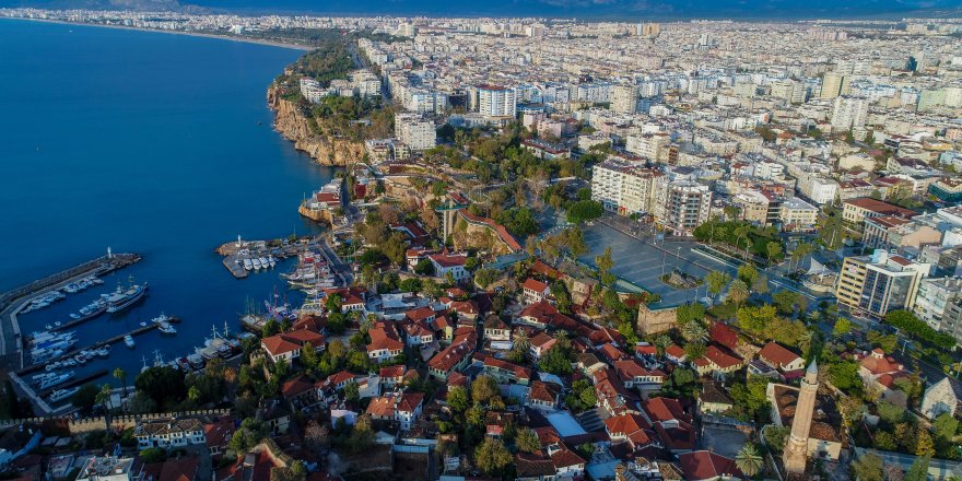 'Antalya, hayat pahalılığı, konuta erişilebilirlik açısından İstanbul ile yarışıyor'